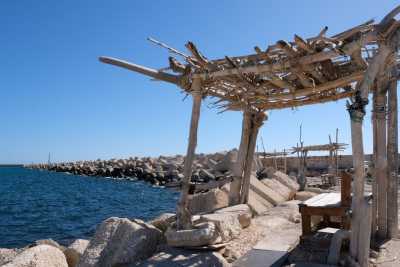 Quelle capannine sorte accanto al molo San Cataldo: �Valorizzano un luogo poco frequentato�